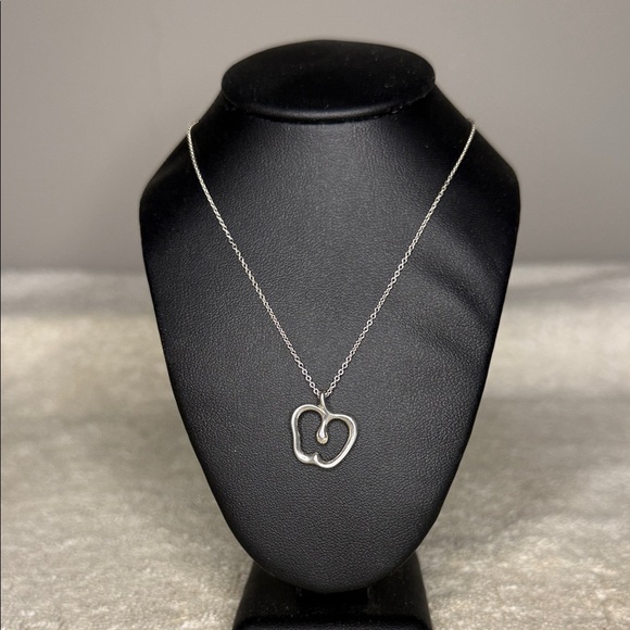 Tiffany & Co Elsa Peretti Apple Pendant Necklace Sterling Silver 16
